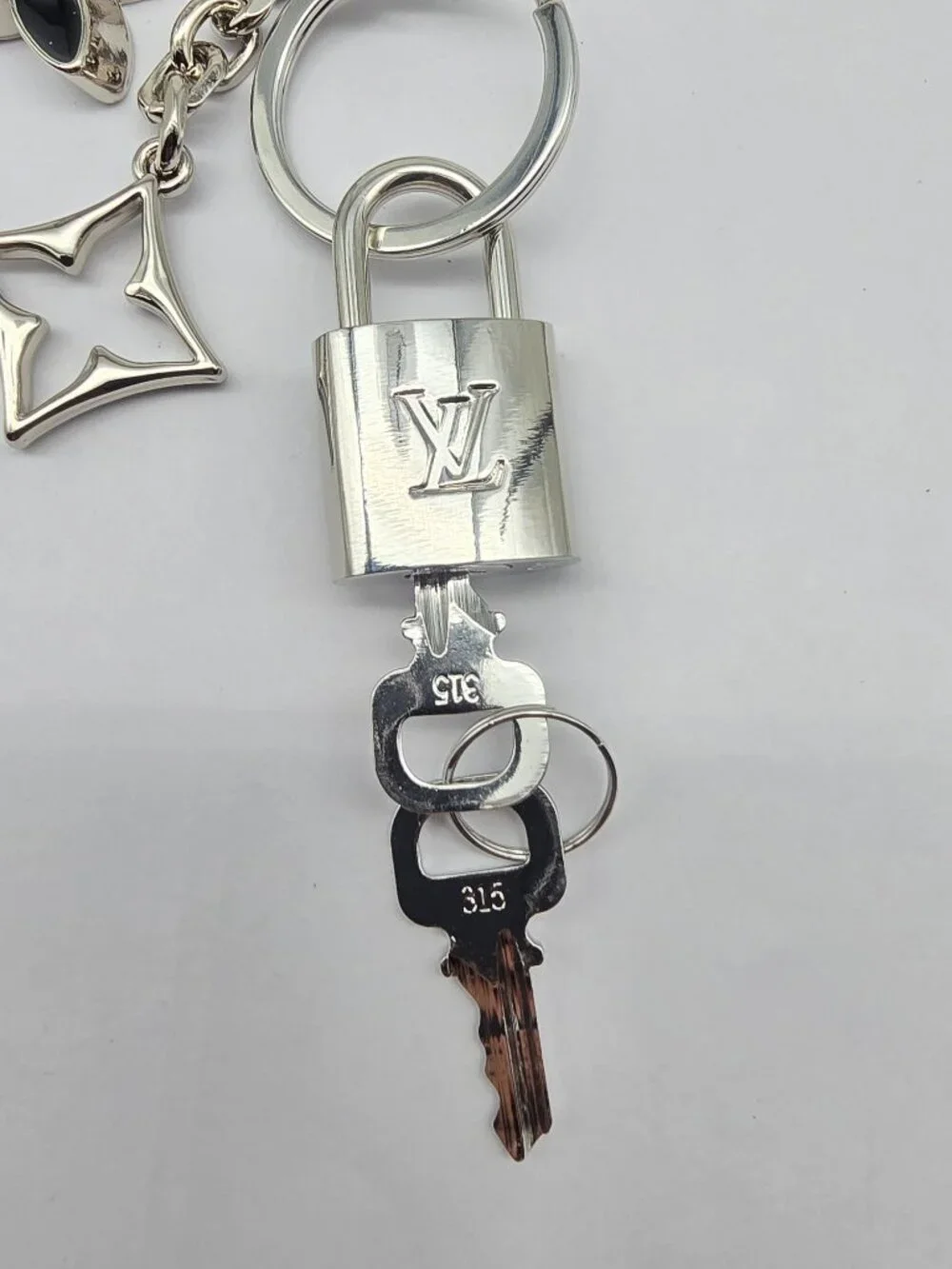Authentic Louis Vuitton Silver Padlock 🔒 Key Set w/ Unbranded Clover Bag Charm